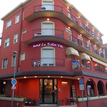 Hotel La Dolce Vita Rimini Exterior photo