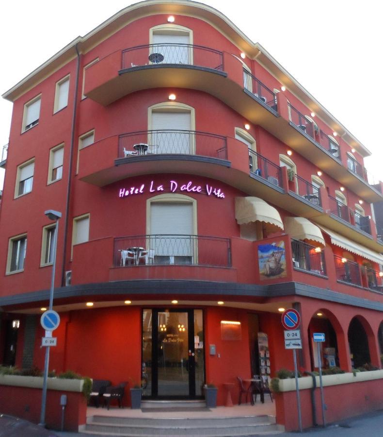 Hotel La Dolce Vita Rimini Exterior photo