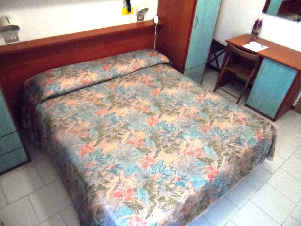 Hotel La Dolce Vita Rimini Room photo