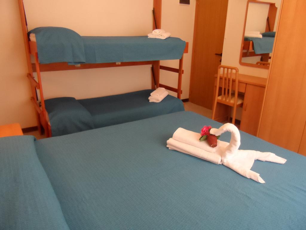 Hotel La Dolce Vita Rimini Room photo